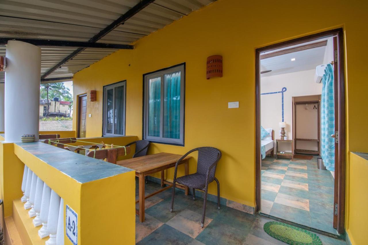 C Roque Beach Resort Колва Екстериор снимка
