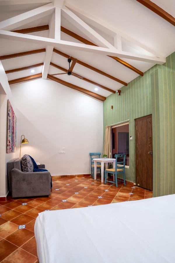 C Roque Beach Resort Колва Екстериор снимка