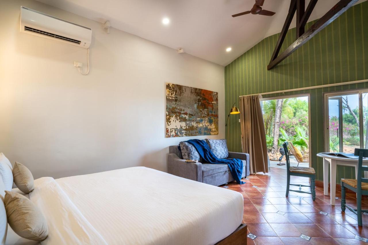 C Roque Beach Resort Колва Екстериор снимка