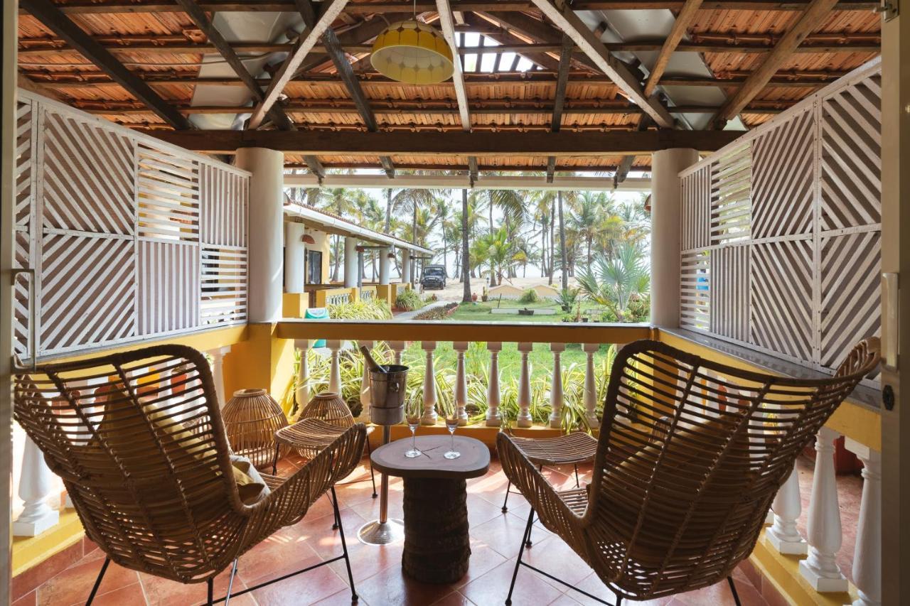C Roque Beach Resort Колва Екстериор снимка