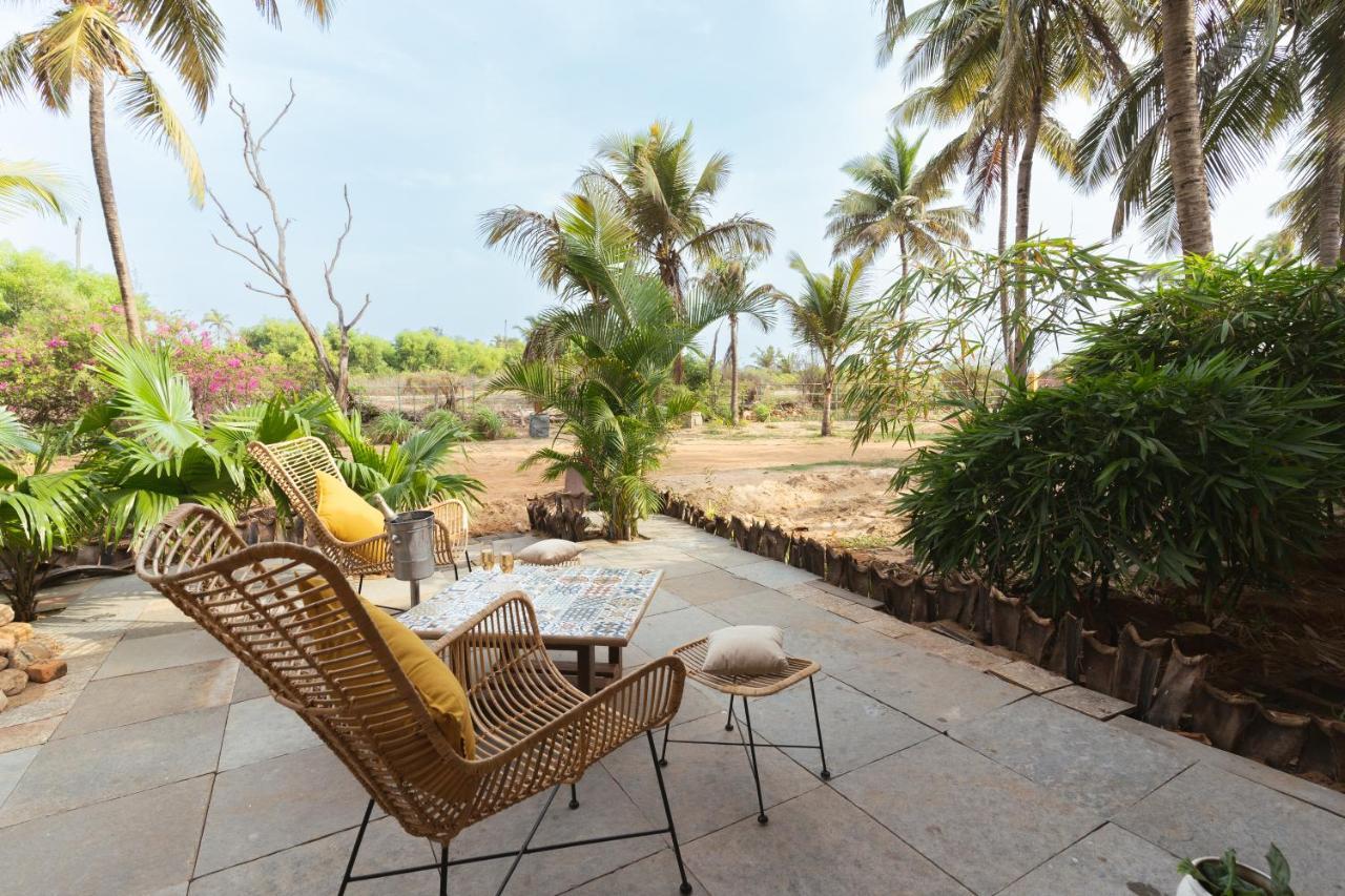 C Roque Beach Resort Колва Екстериор снимка