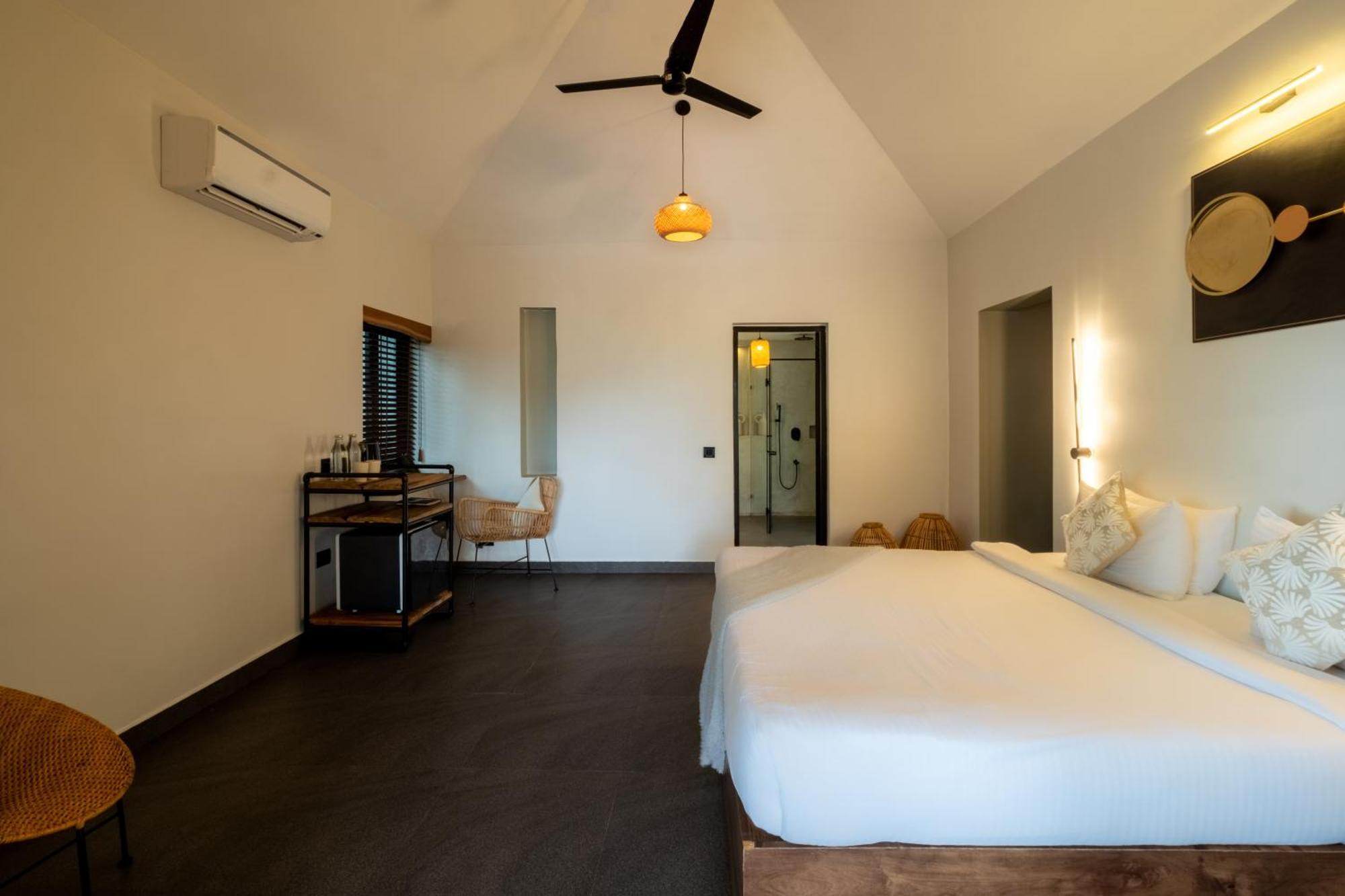 C Roque Beach Resort Колва Екстериор снимка